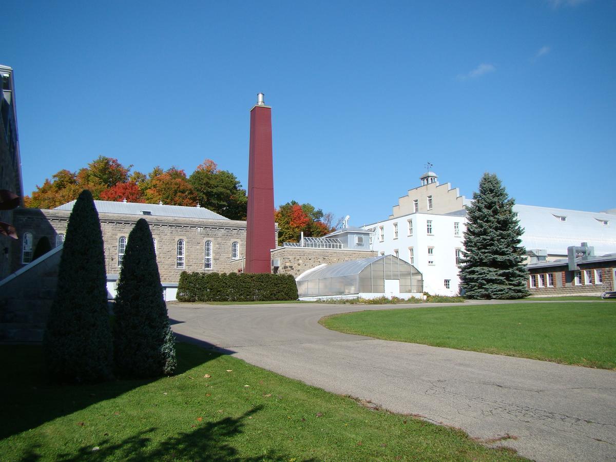 Auberge De L'Abbaye D'Oka Exterior photo